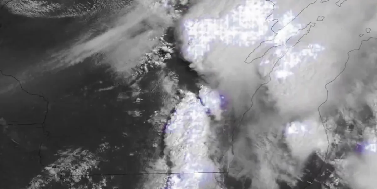 Tornado EF-2 arrasó partes de Wisconsin este martes